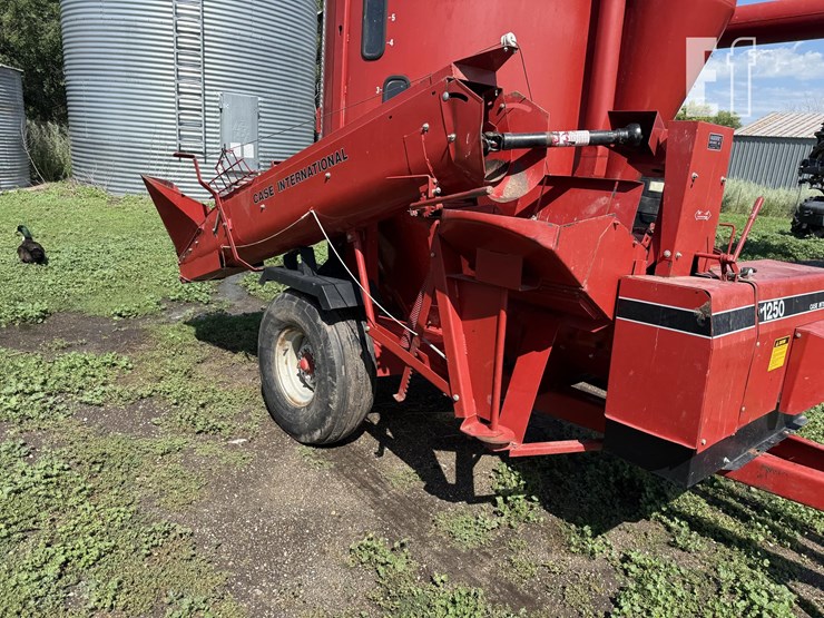 case-ih-1250-image-6