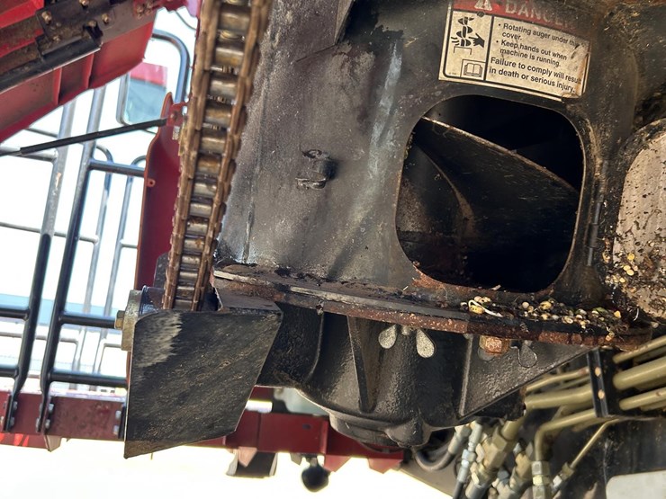 2007-case-ih-7010-image-14