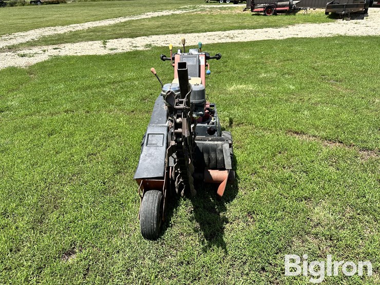 ditch-witch-1020-image-8