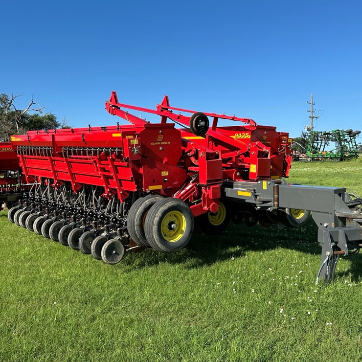 2022 SUNFLOWER 9435