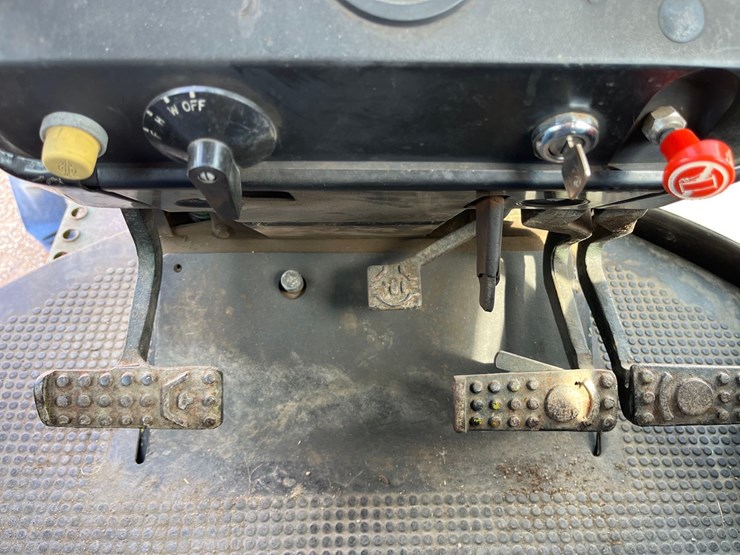 1981-john-deere-4240-image-32