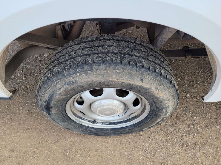 2018-ford-f150-xl-image-18