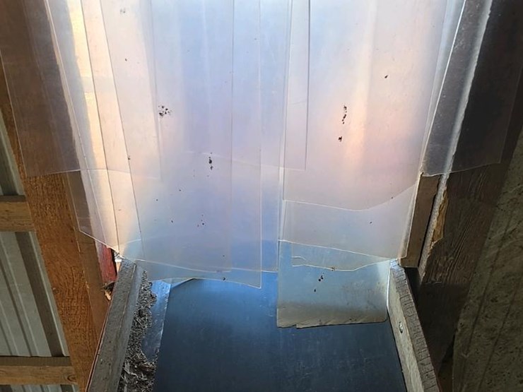 #115-•-roll-case-with-conveyor-and-side-transfer-deck-image-51