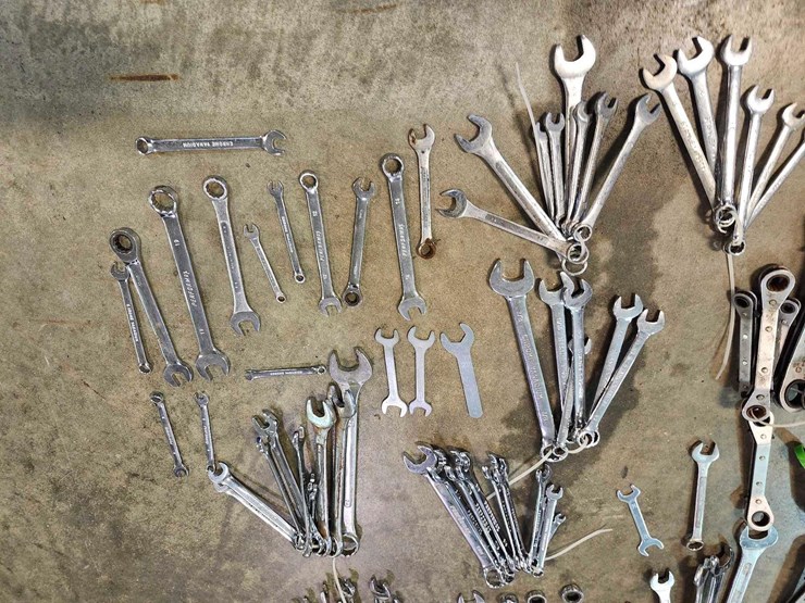 assortment-of-tools-image-4