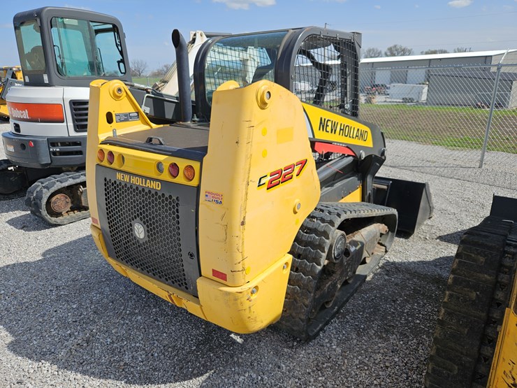 2019-new-holland-c227-image-13