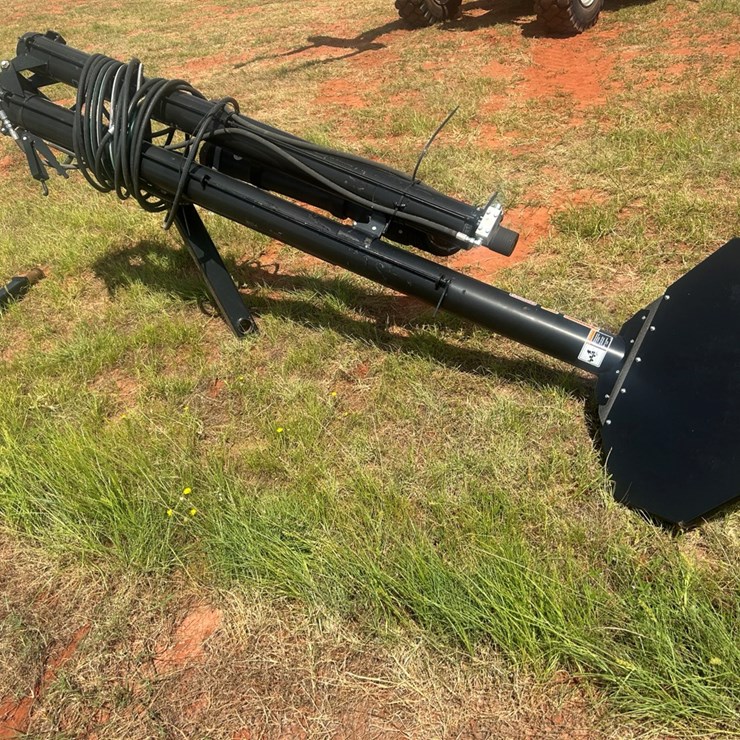 #54 • UNVERFERTH DRILL FILL AUGER