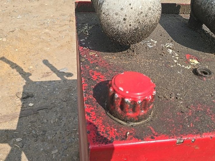 #184-•-hydraulic-oil-tank-image-11