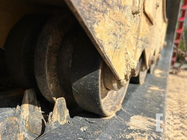 2021-caterpillar-259d3-image-16