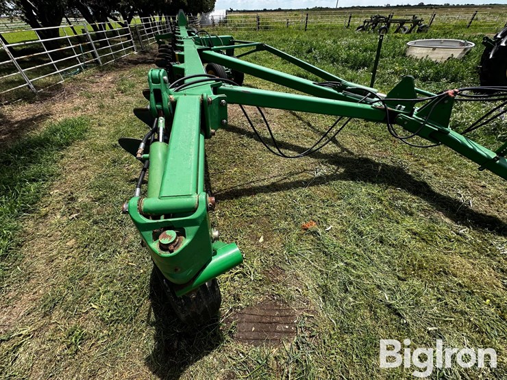 john-deere-3710-image-12