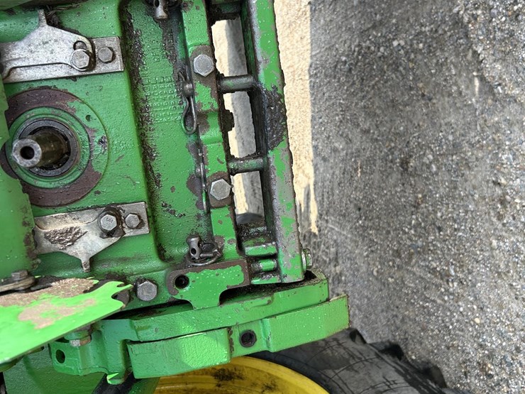 2005-john-deere-7520-image-22