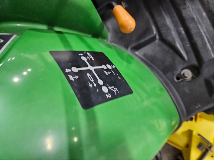 john-deere-2305-image-37