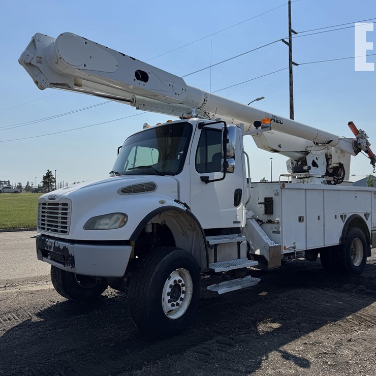 2005 FREIGHTLINER BUSINESS CLASS M2 106