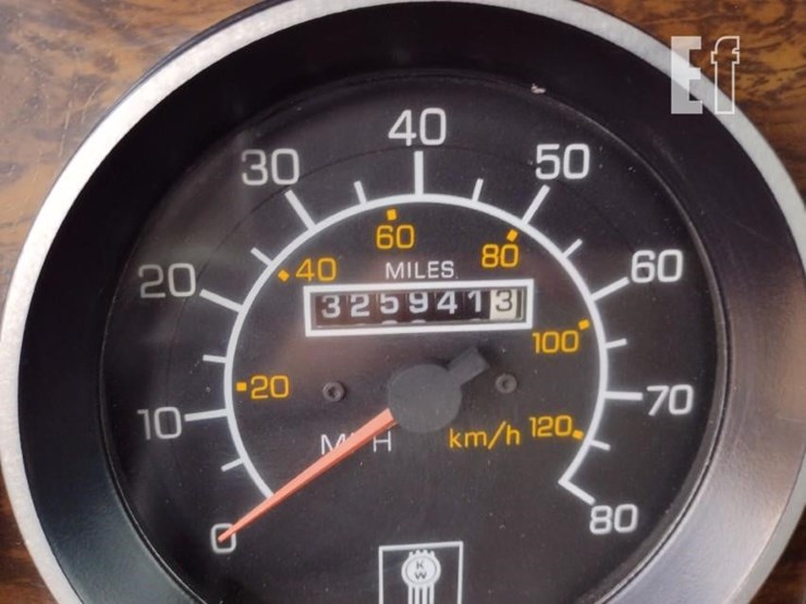 1996-kenworth-t300-image-10