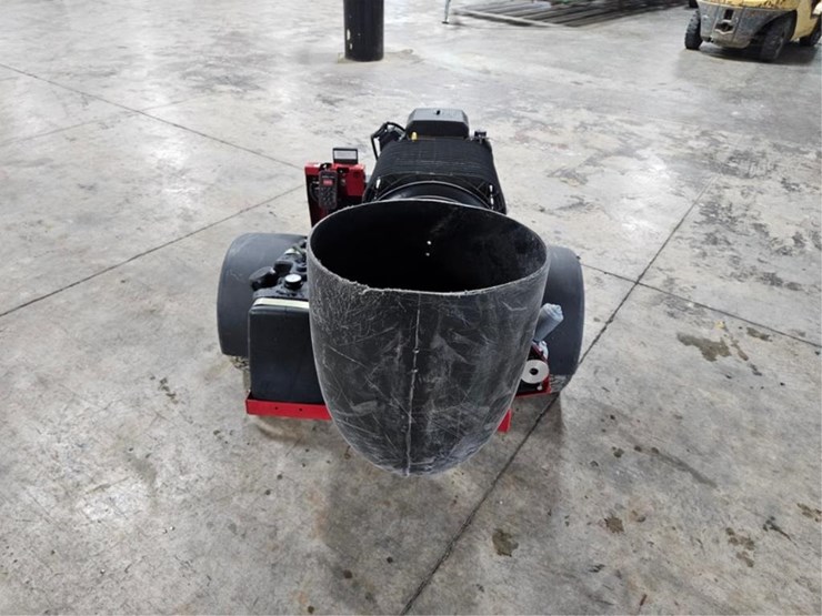#374-•-2012-toro-pro-force-towable-blower-image-4