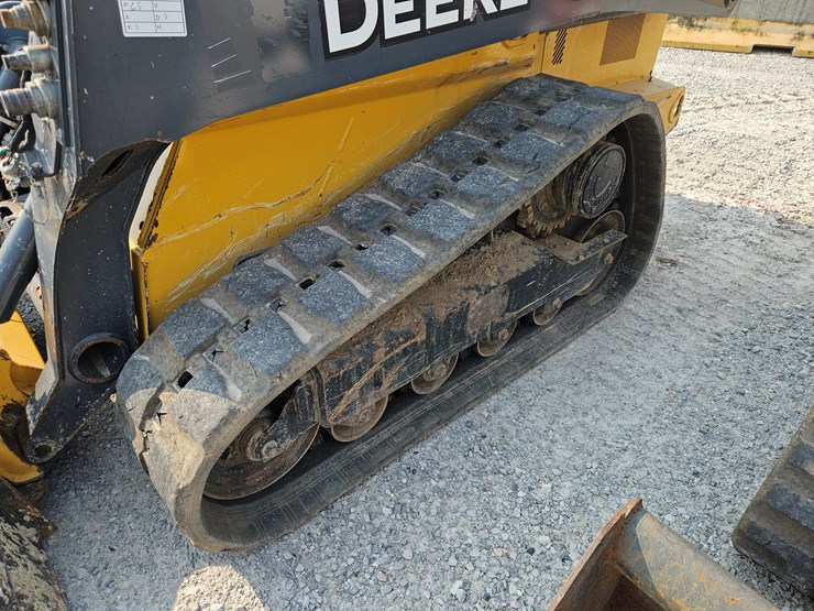 2018-deere-323e-image-14
