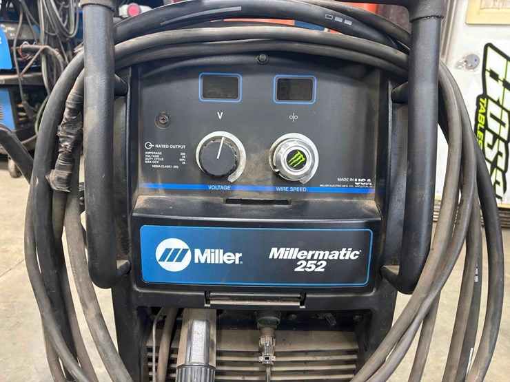 millermatic-252-welder-image-4