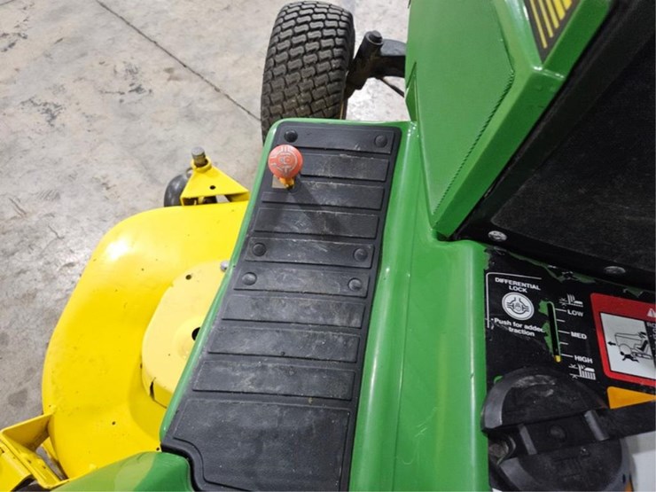 john-deere-425-image-25