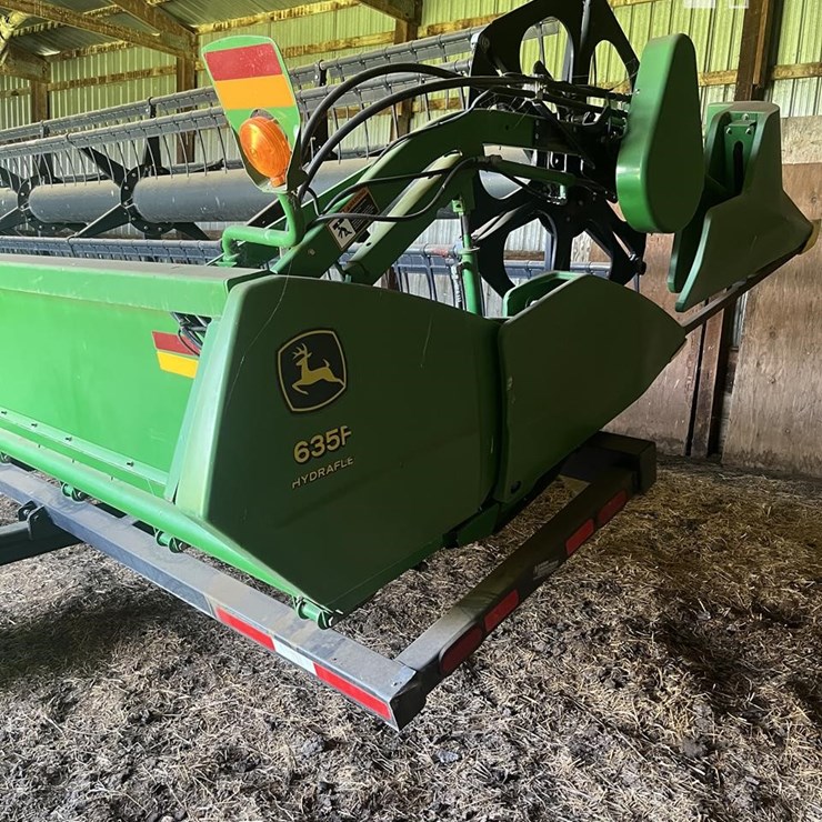 JOHN DEERE 635F