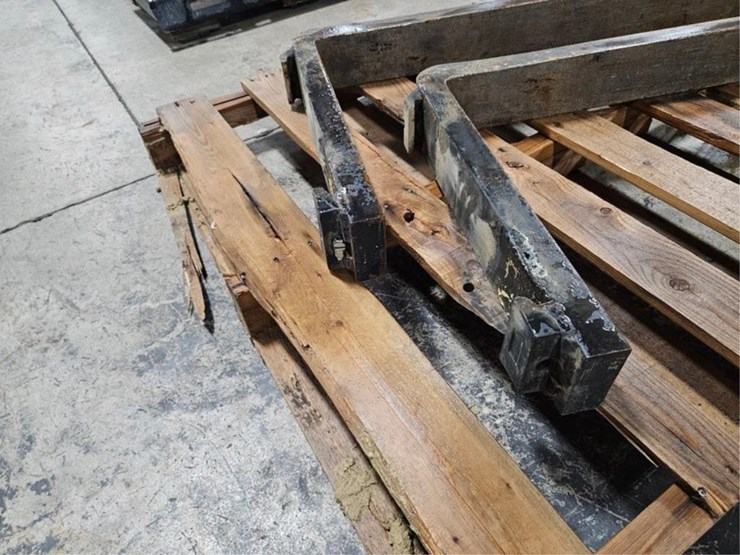 #406-•-48"-pallet-forks-image-8