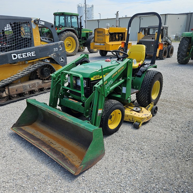 1998 JOHN DEERE 4100