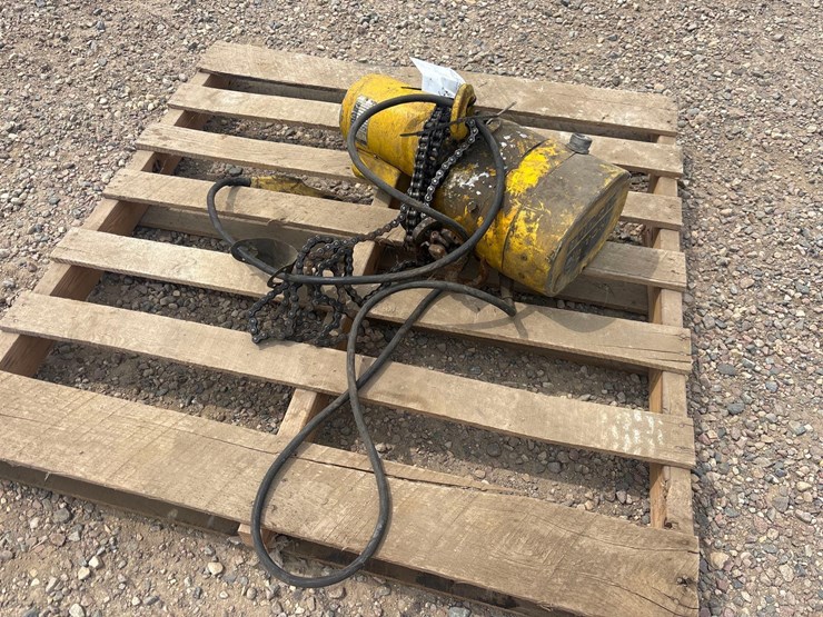 budgit-1/2-ton-chain-hoist-image-3