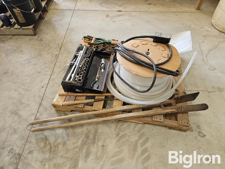 pallet-of-misc.-tools,-parts,-&-fasteners-image-7
