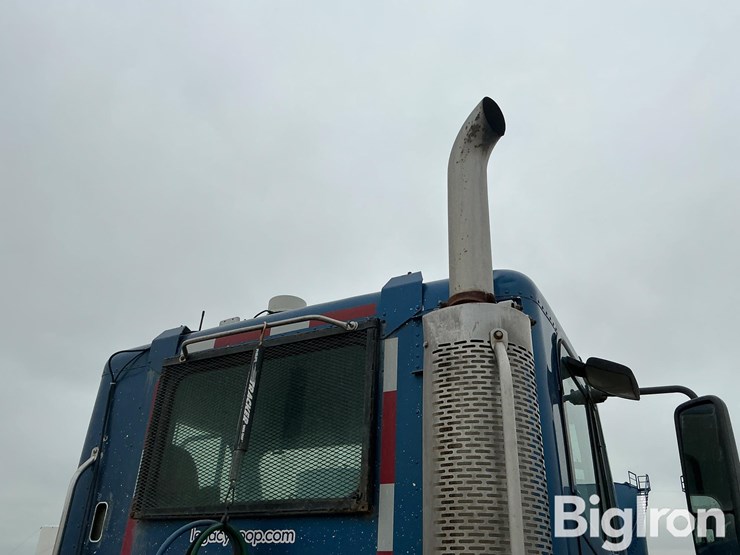 2005-freightliner-columbia-120-image-14