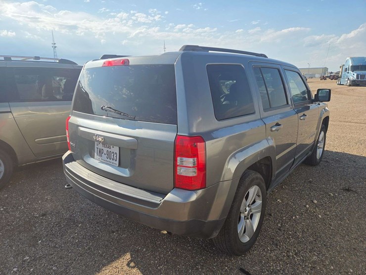 2012-jeep-patriot-sport-image-3