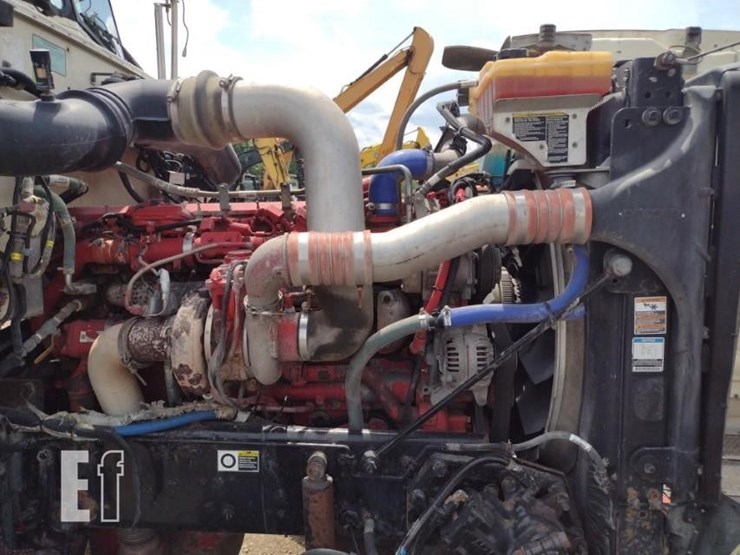 peterbilt-389-image-16