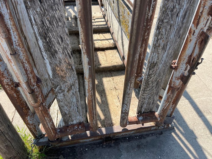 pearson-squeeze-chute-image-10