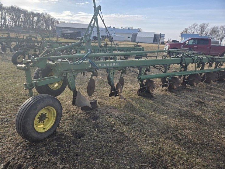 john-deere-2350-2450-image-8