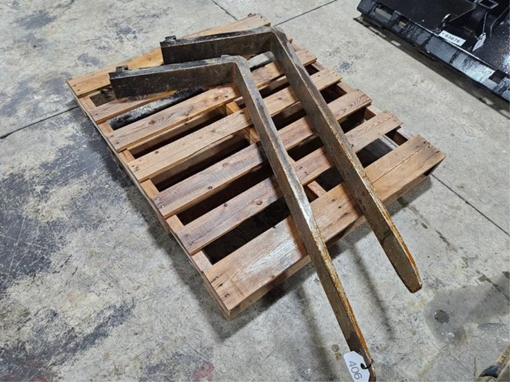 #406-•-48"-pallet-forks-image-1