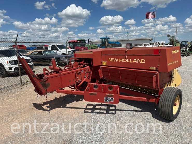 new-holland-326-image-7