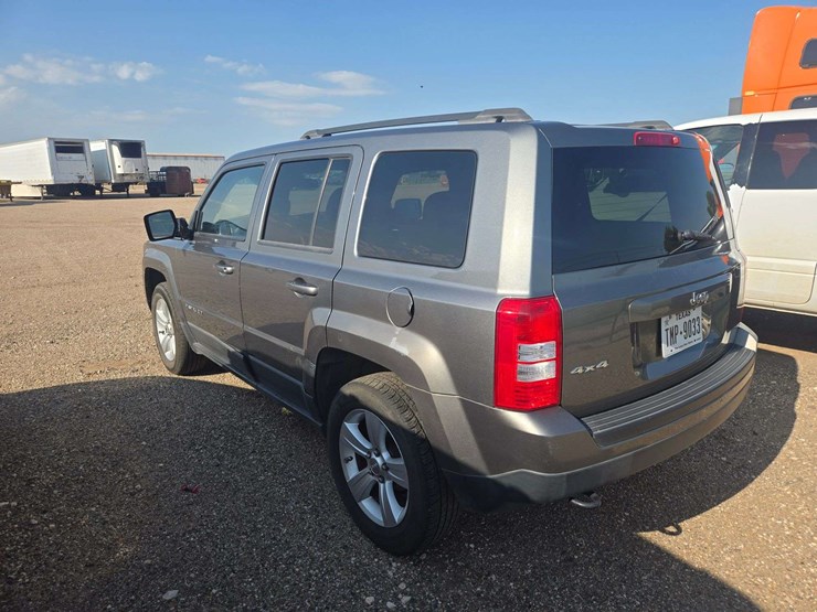 2012-jeep-patriot-sport-image-4