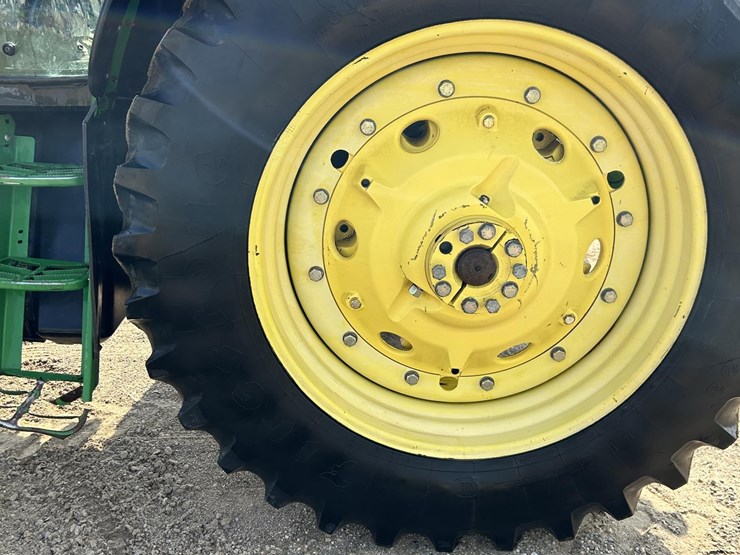 2005-john-deere-7520-image-16