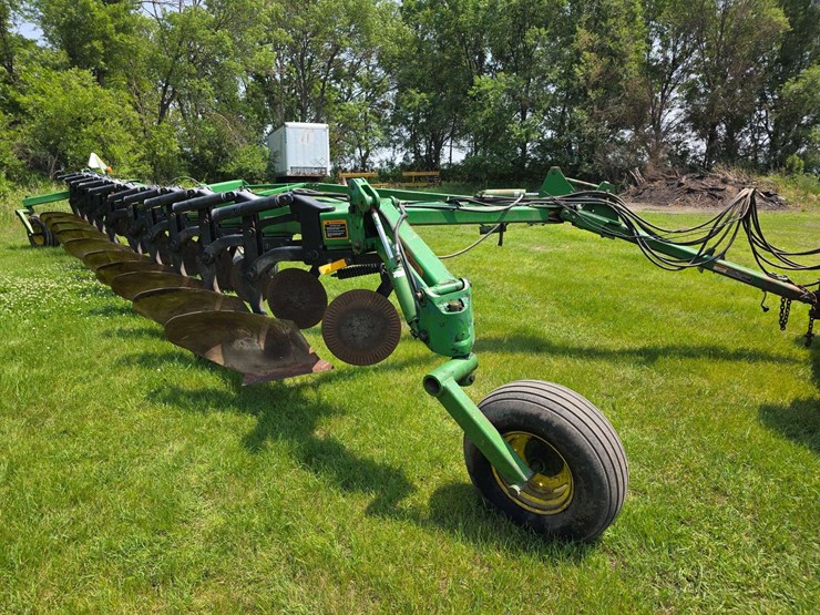 john-deere-3710-image-2