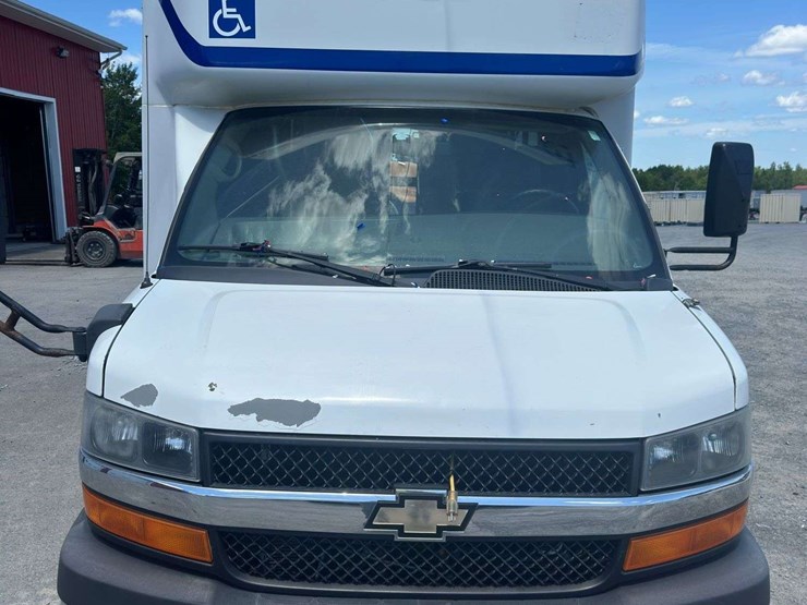2012-chevrolet-express-4500-image-7