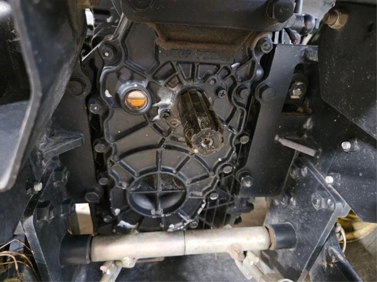 john-deere-2305-image-25