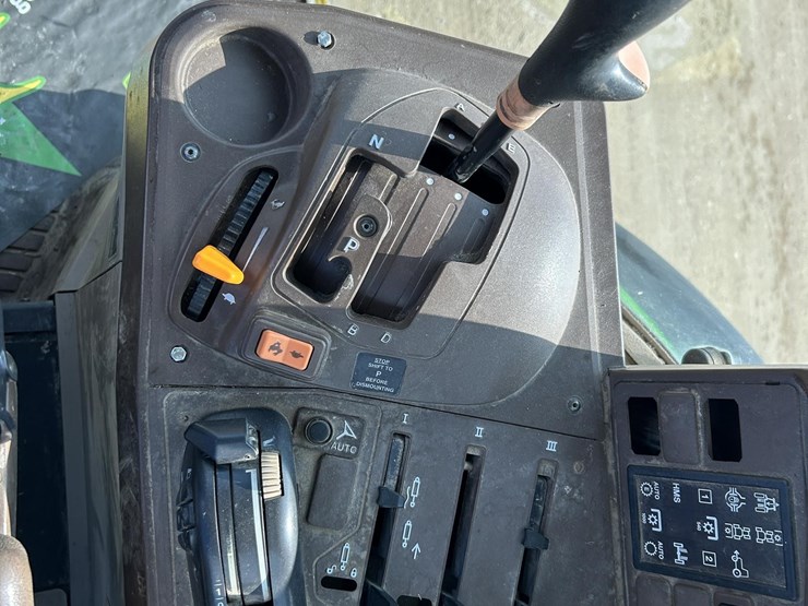 2005-john-deere-7520-image-50