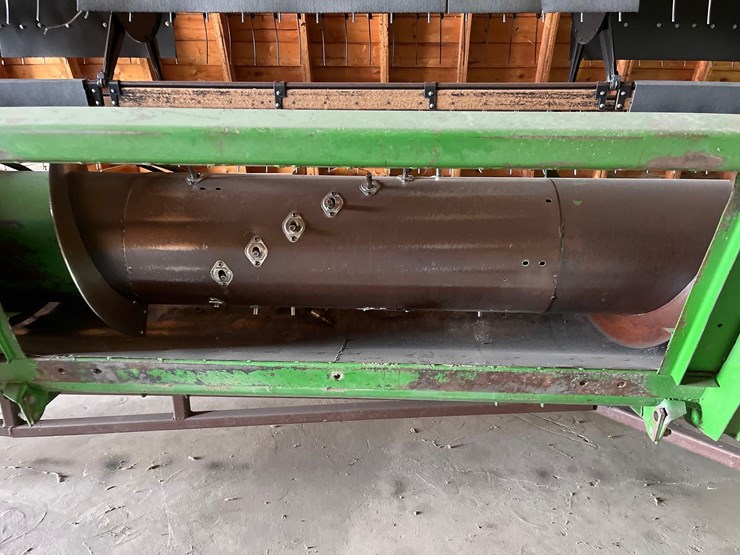 john-deere-220-image-3