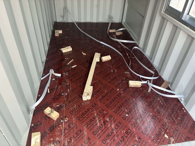 5-1/2-x10-office/storage-sv6100680-shipping-container-image-6