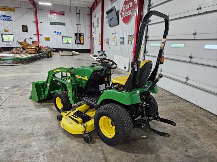 john-deere-2305-image-3
