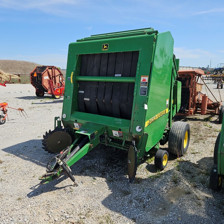 1998 JOHN DEERE 566