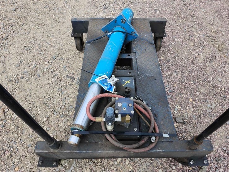 hydraulic-jack-on-dolly-image-5