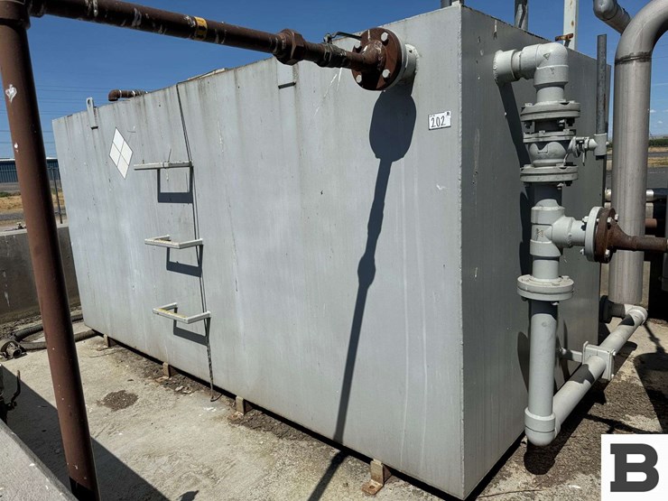 3,000-gallon-liquid-storage-tank-image-6