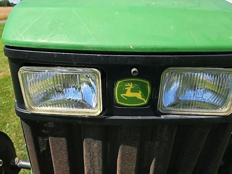 2005-john-deere-5320-image-40
