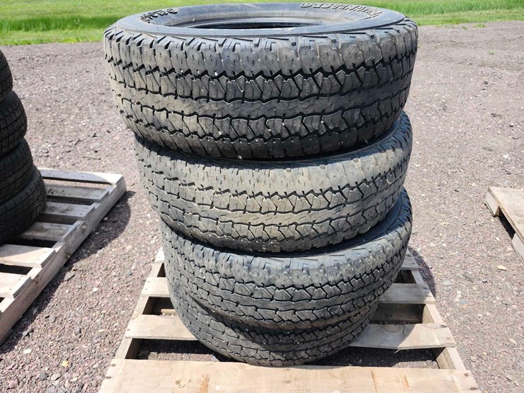 firestone-destination-a/t-p255/79r17-tires-image-1