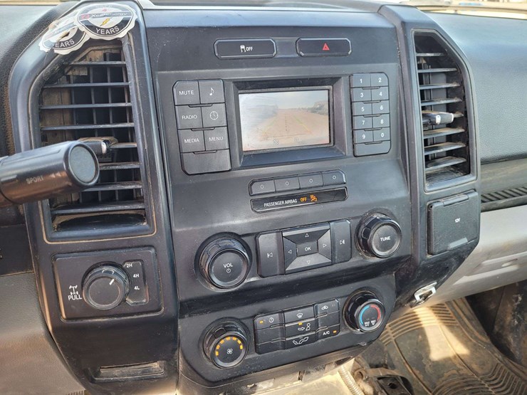 2017-ford-f150-image-12