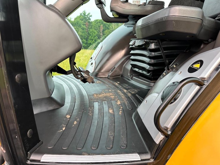 2011-challenger-mt645c-image-56