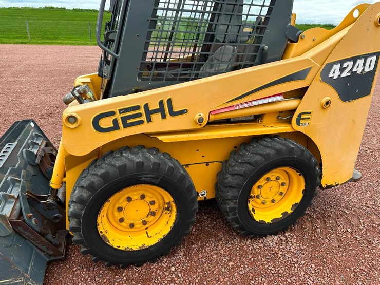gehl-4240e-image-11